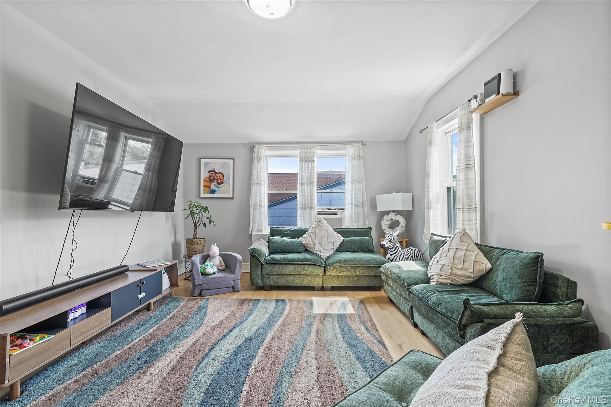 321 Olivia Street 2 Property Photo 6