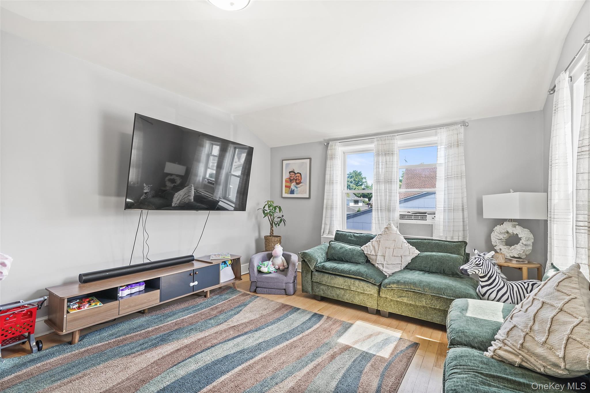 321 Olivia Street 2 Property Photo 8