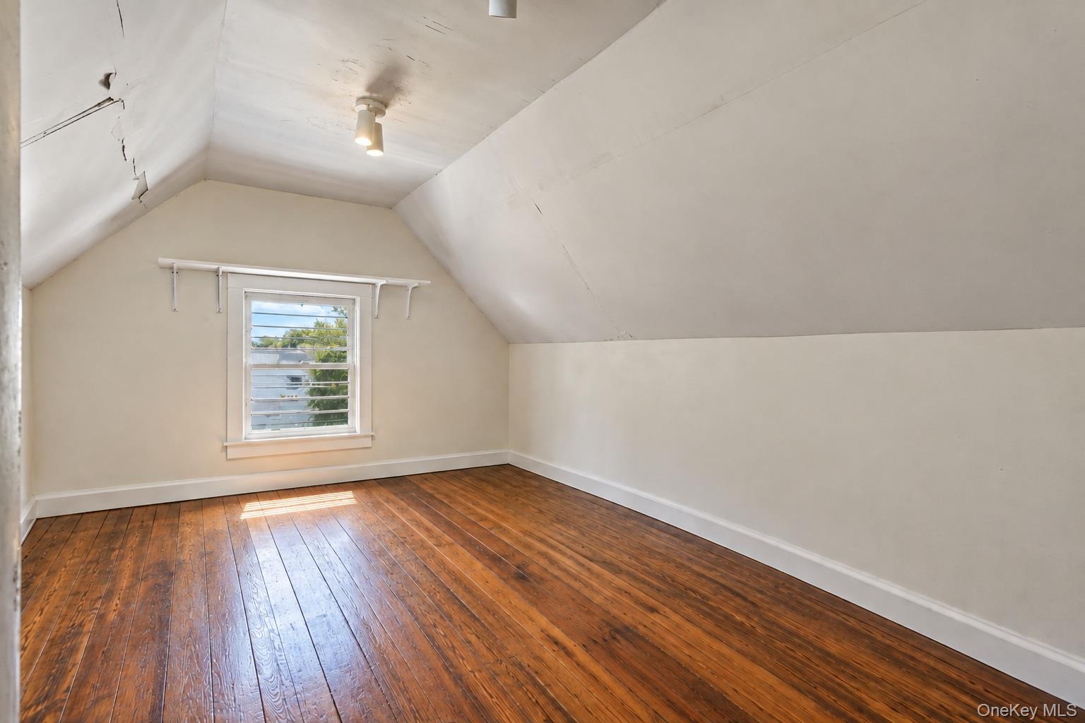 321 Olivia Street 2 Property Photo 15