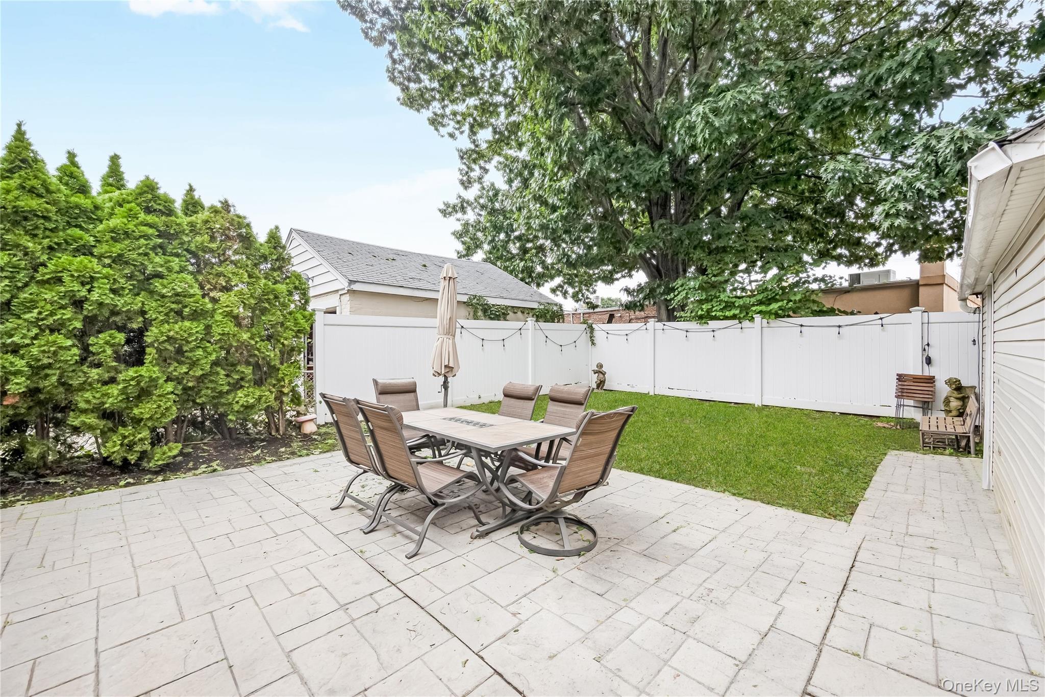 10 York Place Property Photo 22