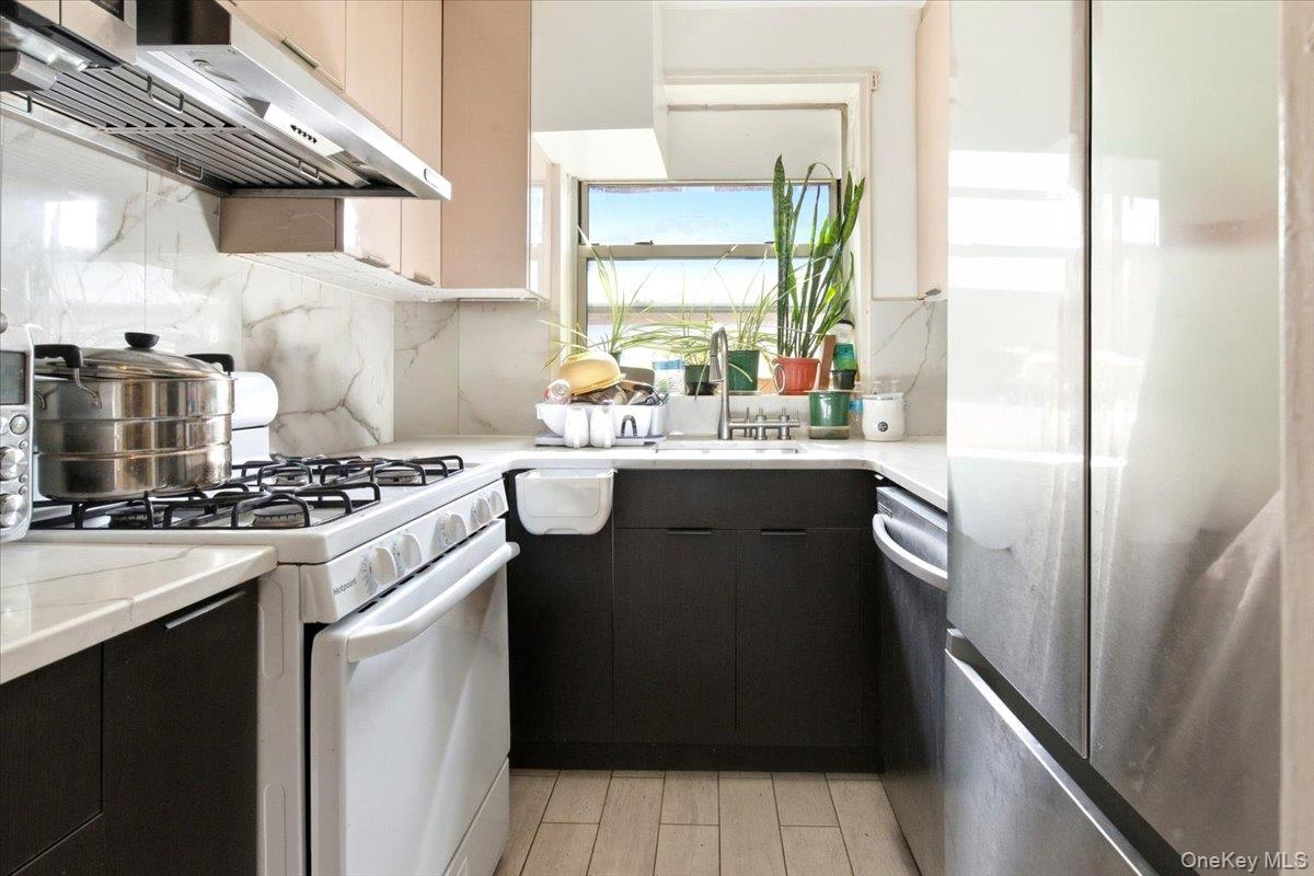68-61 Yellowstone Boulevard 412 Property Photo 8