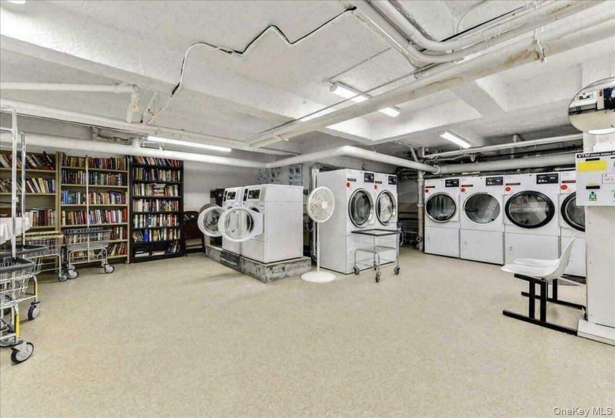 68-61 Yellowstone Boulevard 412 Property Photo 23