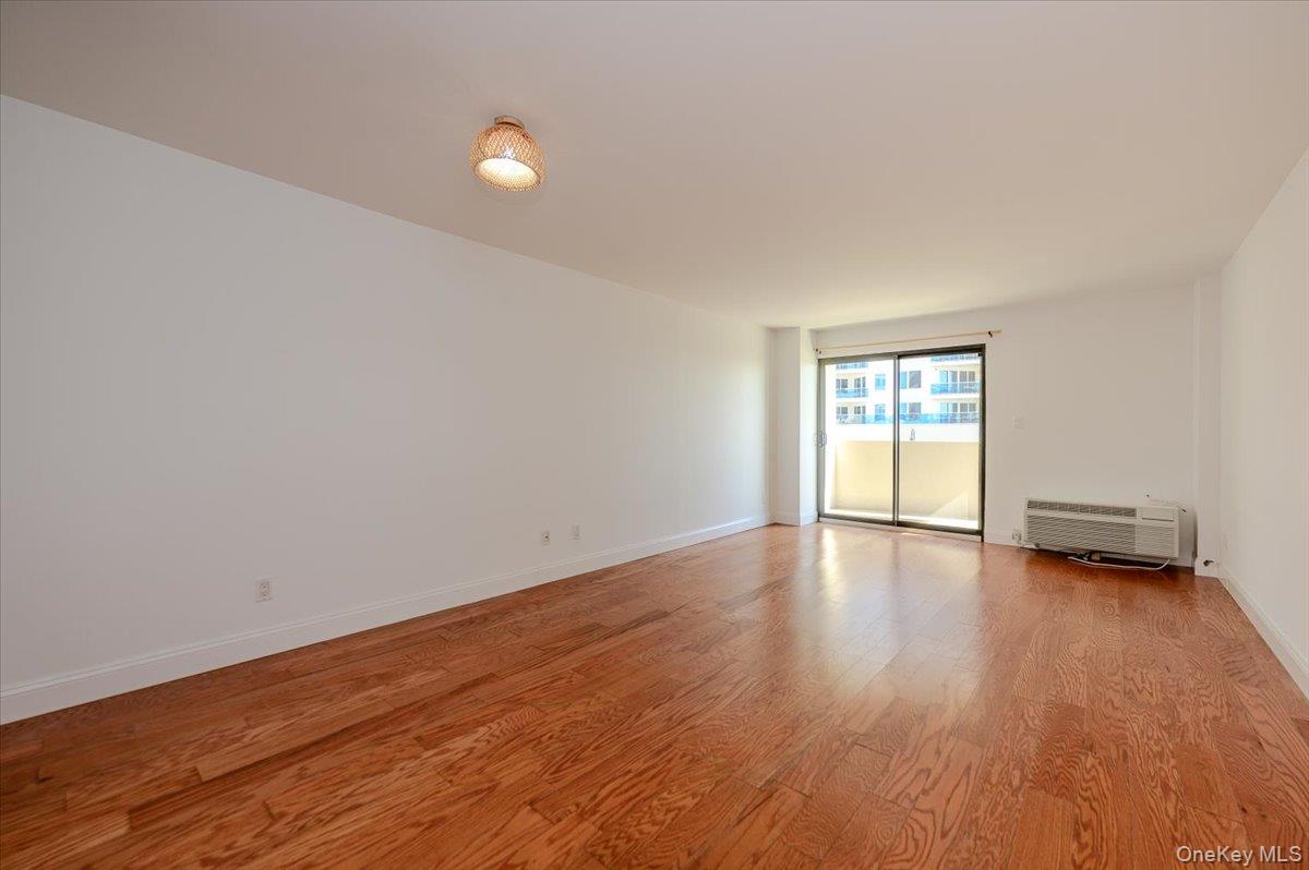 360 Shore Road 3b Property Photo 7