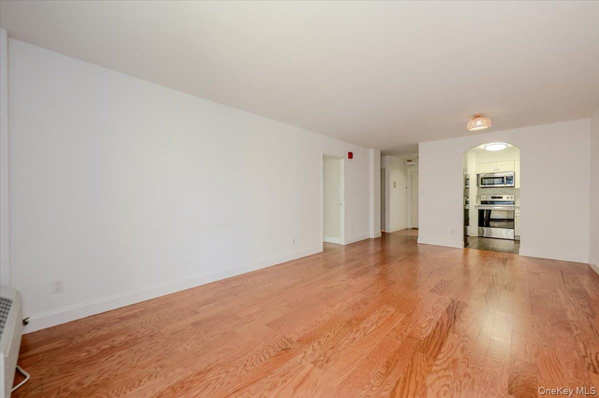 360 Shore Road 3b Property Photo 8