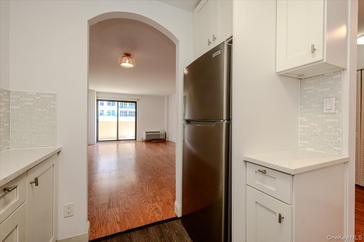 360 Shore Road 3b Property Photo 12