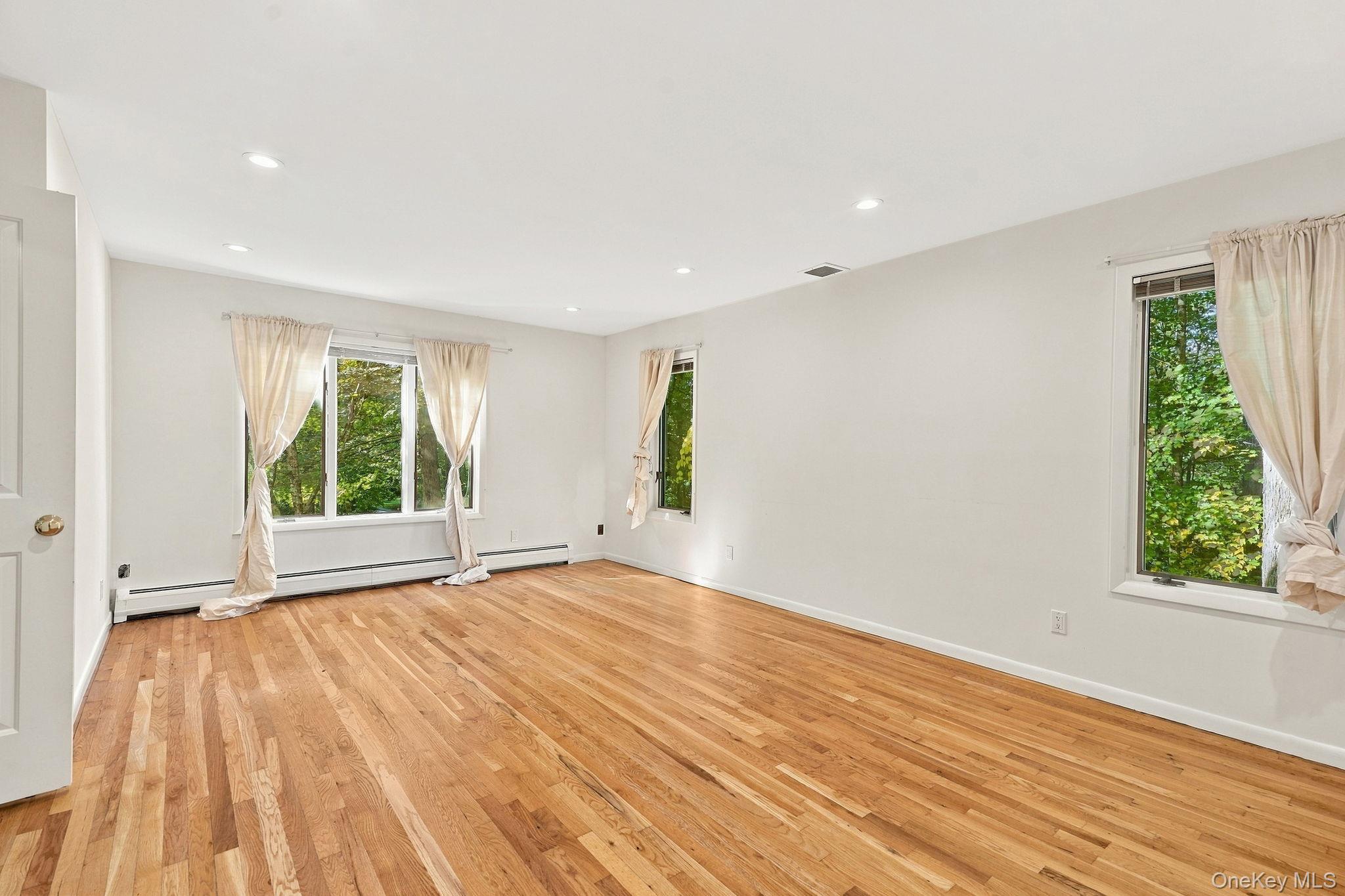 31 Dingee Road Property Photo 5