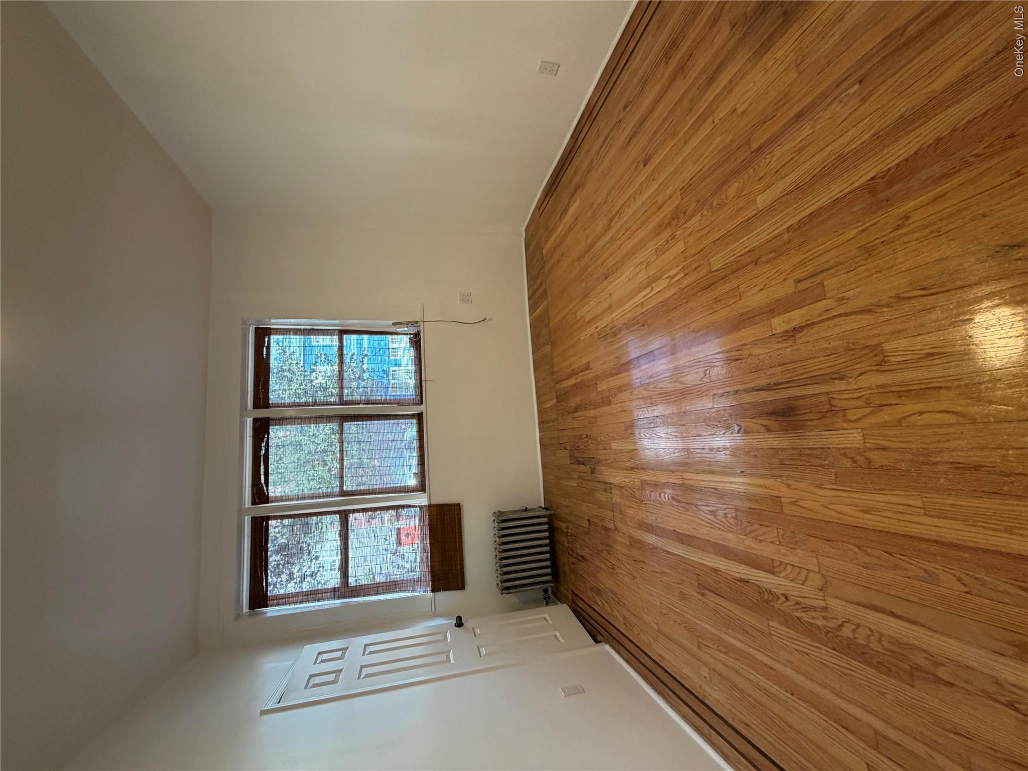 900 Glenmore Avenue Property Photo 2
