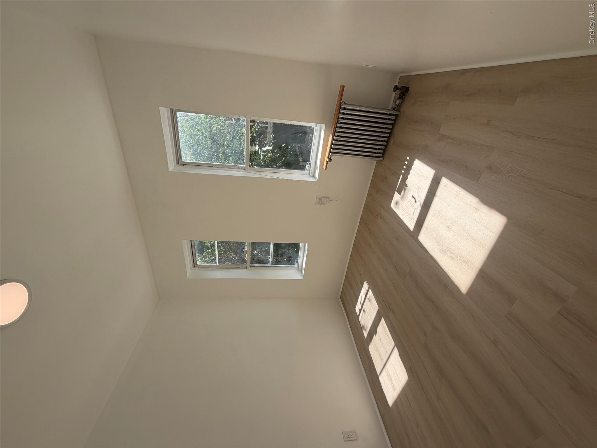 900 Glenmore Avenue Property Photo 4