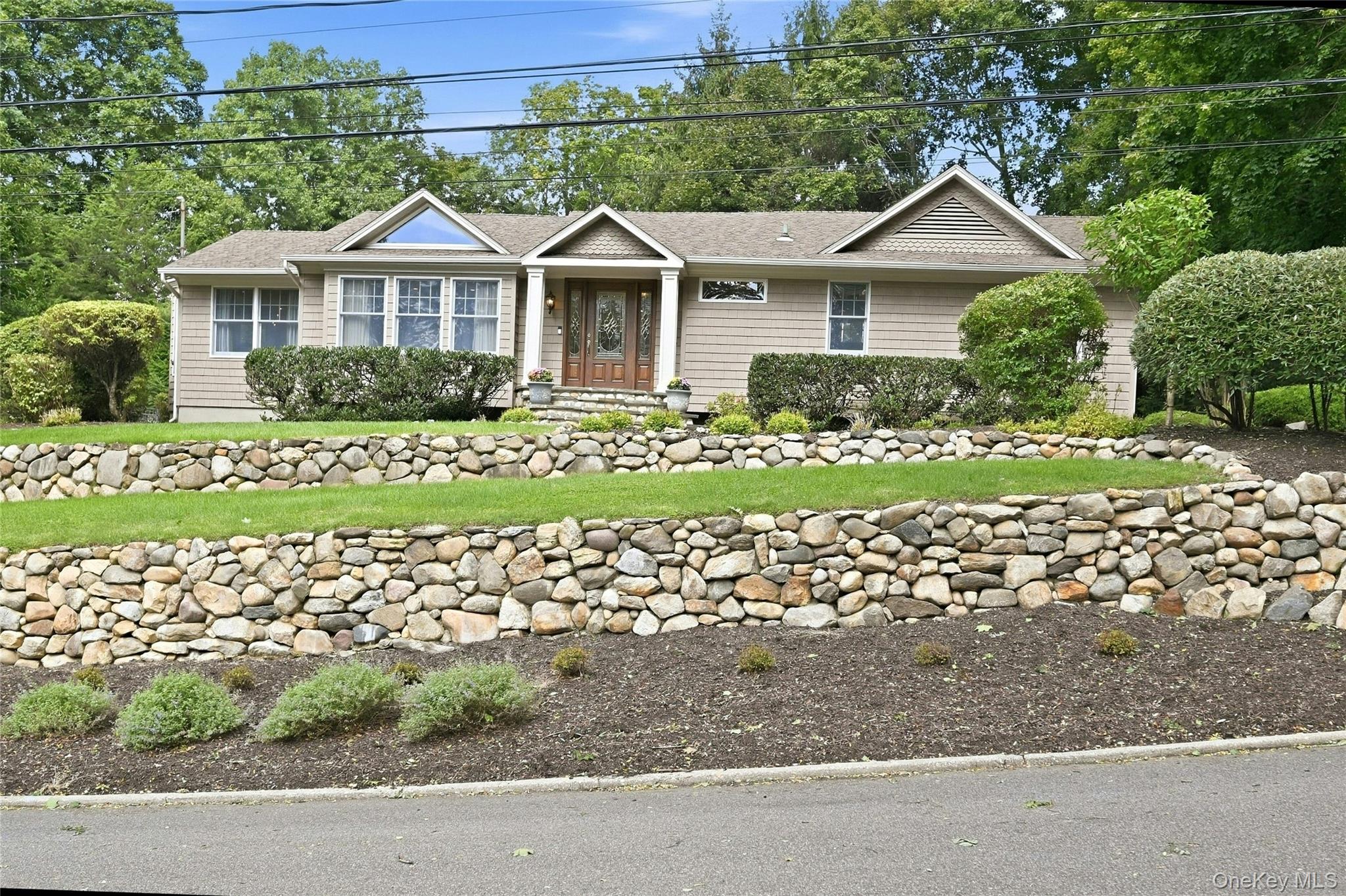 5 Hillsview Road Property Photo 1