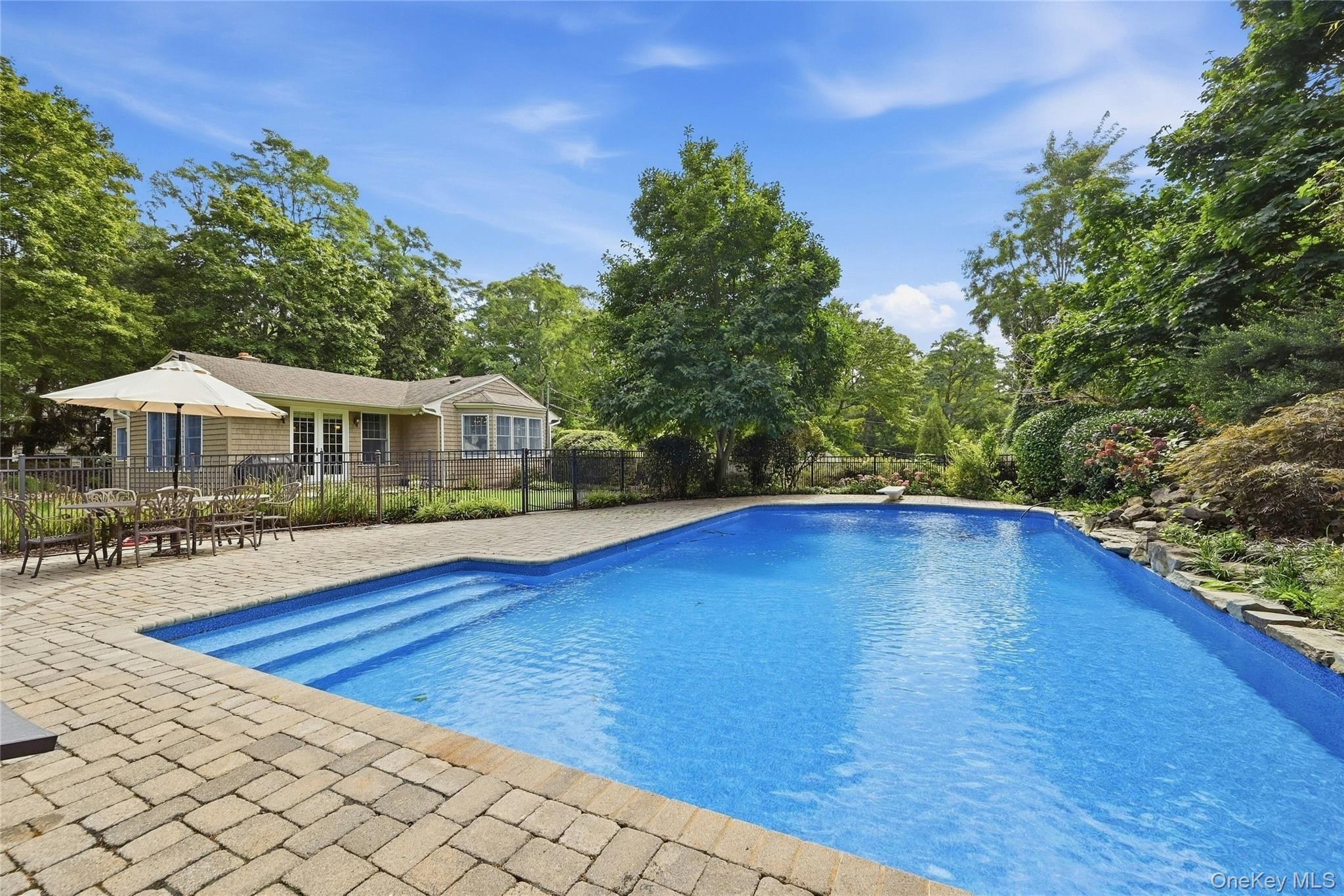 5 Hillsview Road Property Photo 36