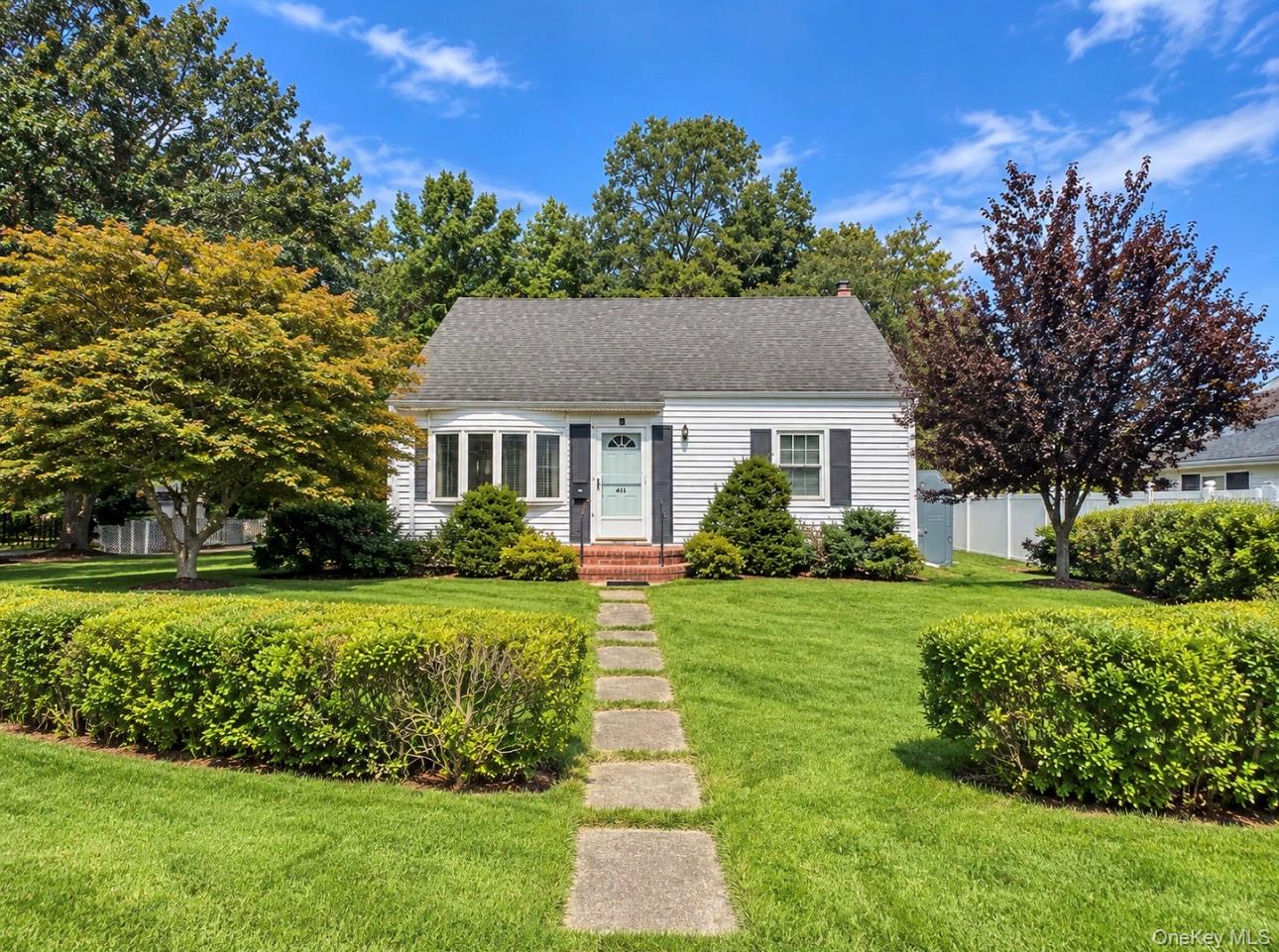 411 Howells Road Property Photo 1