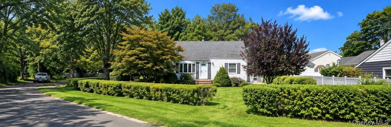 411 Howells Road Property Photo 4