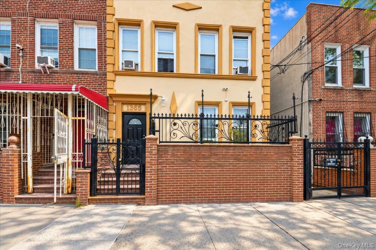 1385 Bronx River Avenue Property Photo 3
