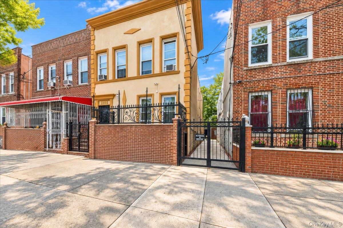 1385 Bronx River Avenue Property Photo 4