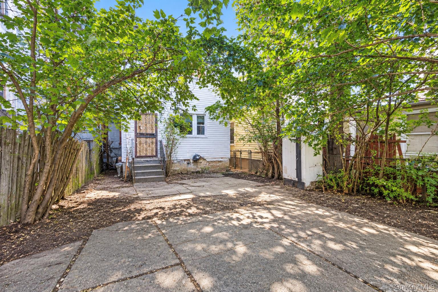 2140 Mapes Avenue Property Photo 7