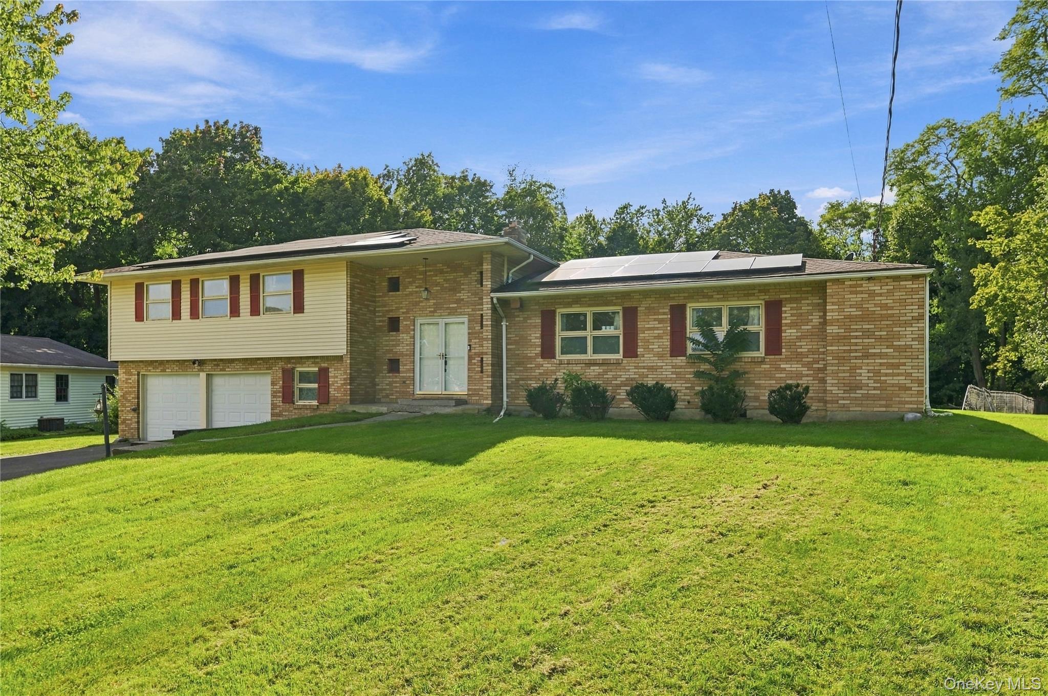 39 Clintonwood Drive Property Photo 2