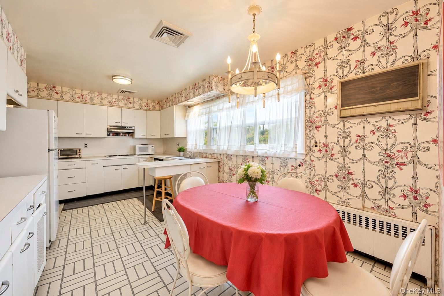 517 E Shore Road Property Photo 13
