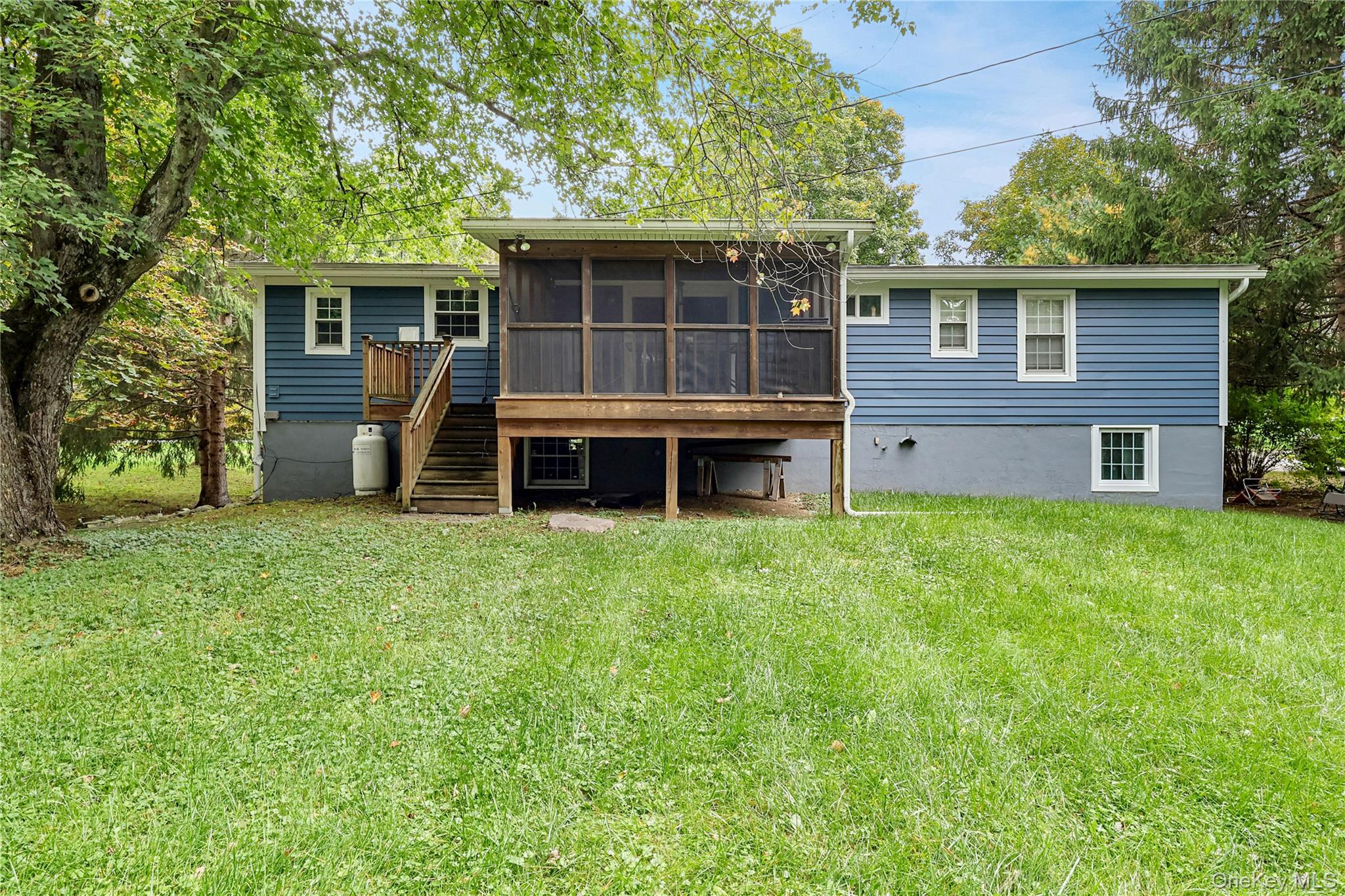 545 N Quaker Lane Property Photo 3