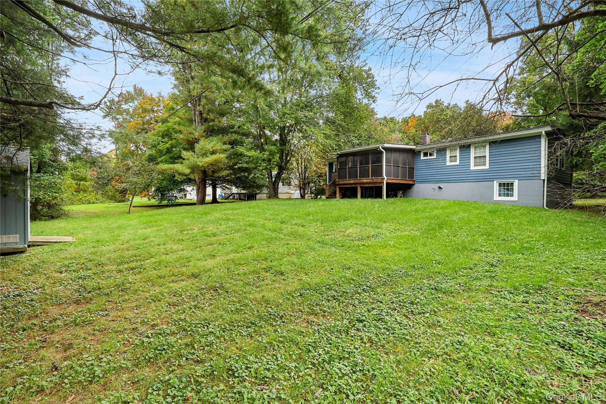 545 N Quaker Lane Property Photo 6
