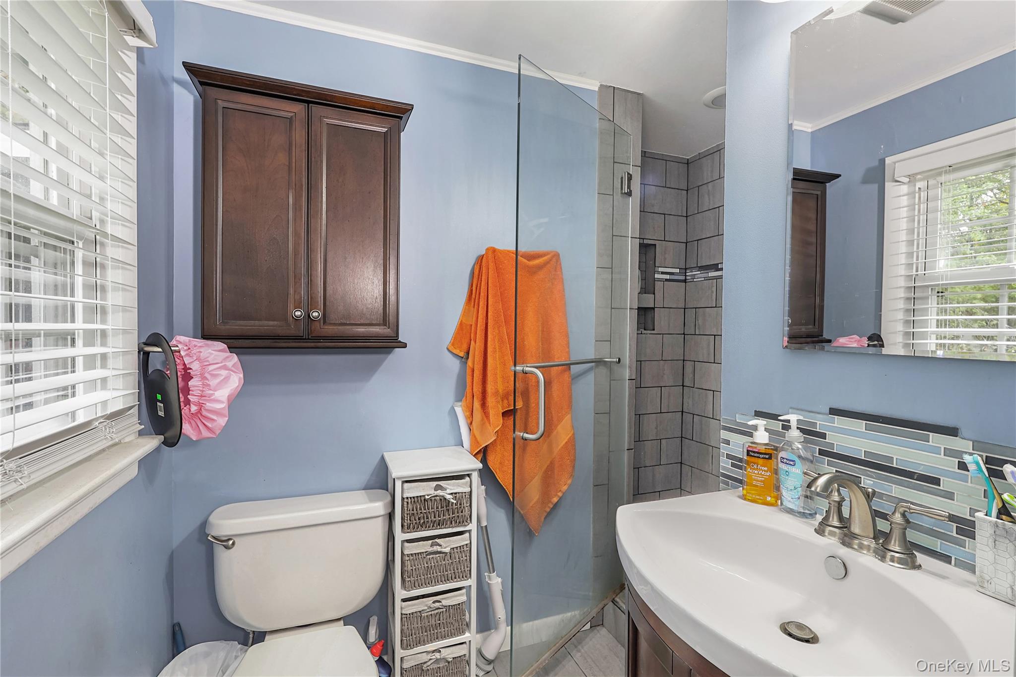 545 N Quaker Lane Property Photo 33