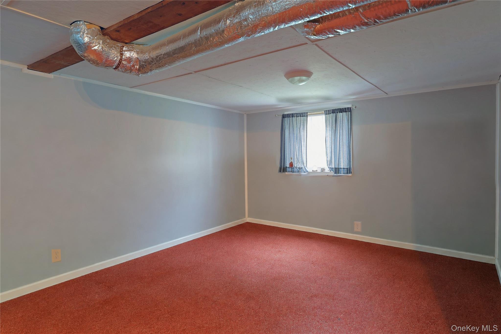 545 N Quaker Lane Property Photo 37