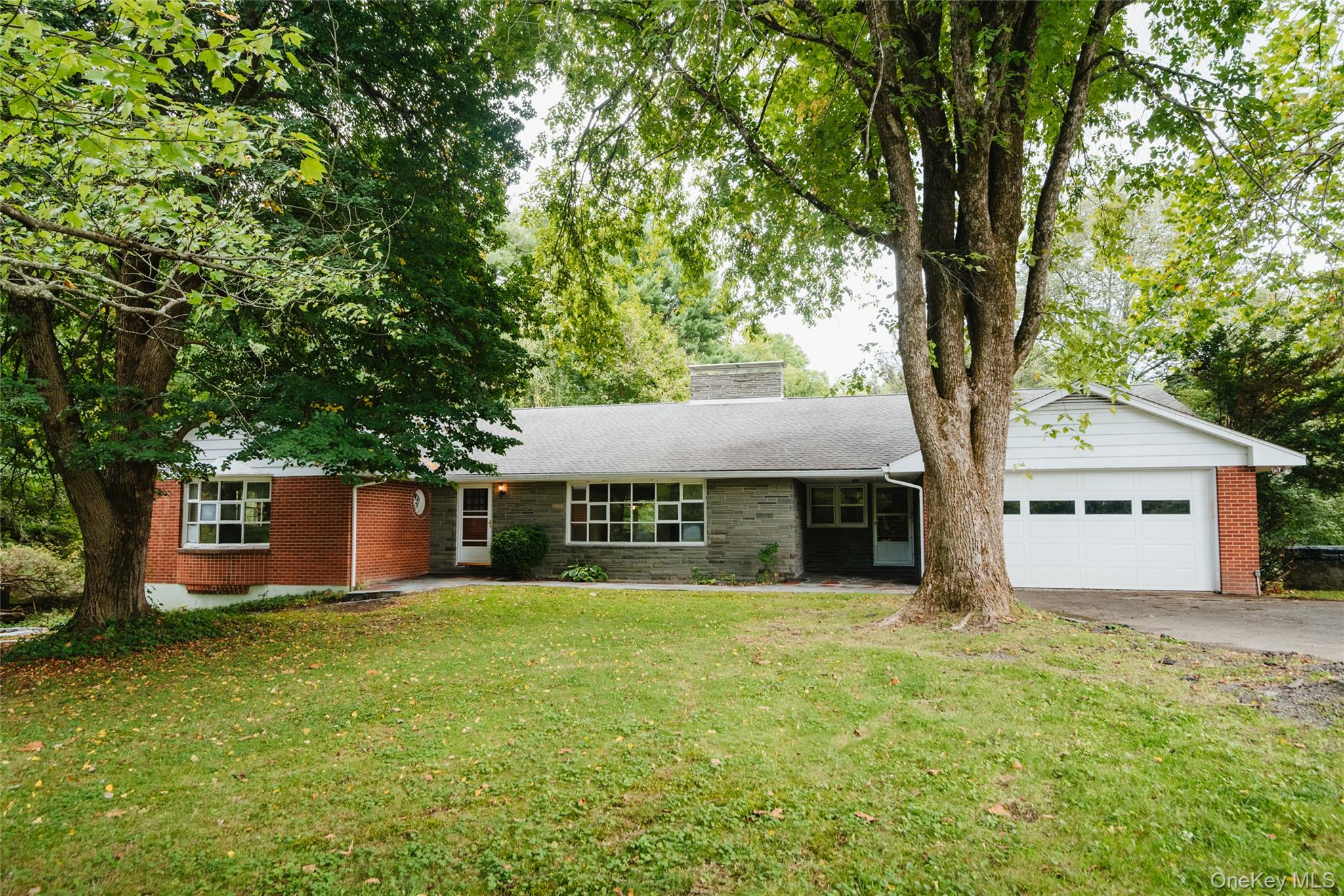 13 Edgewood Drive Property Photo 1