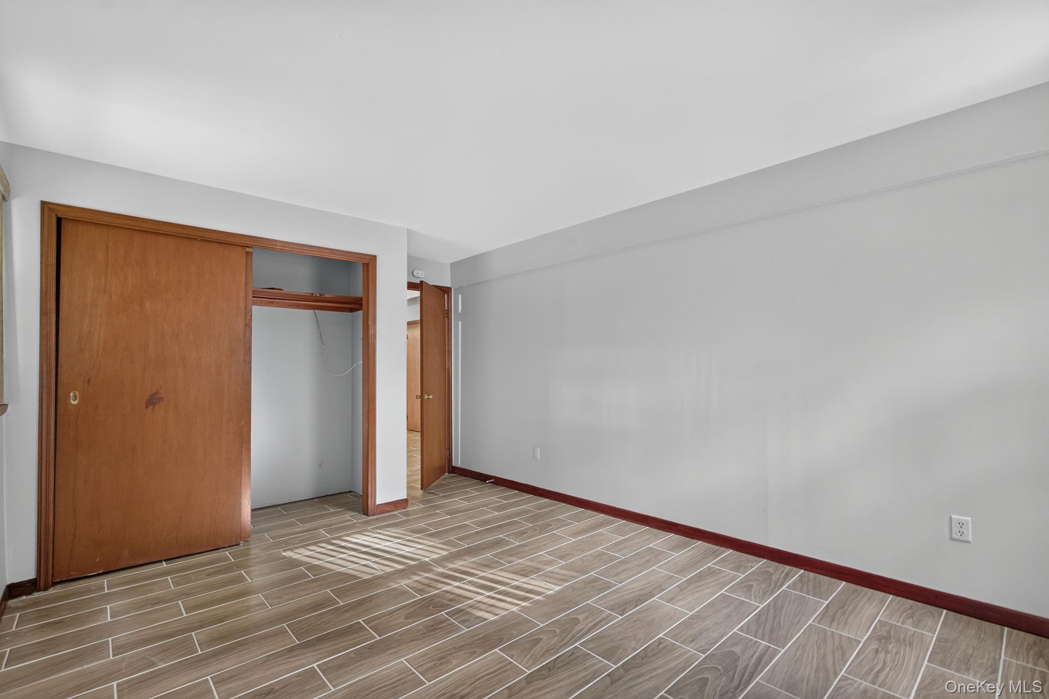 155 Stoneleigh Avenue 1 Property Photo 7