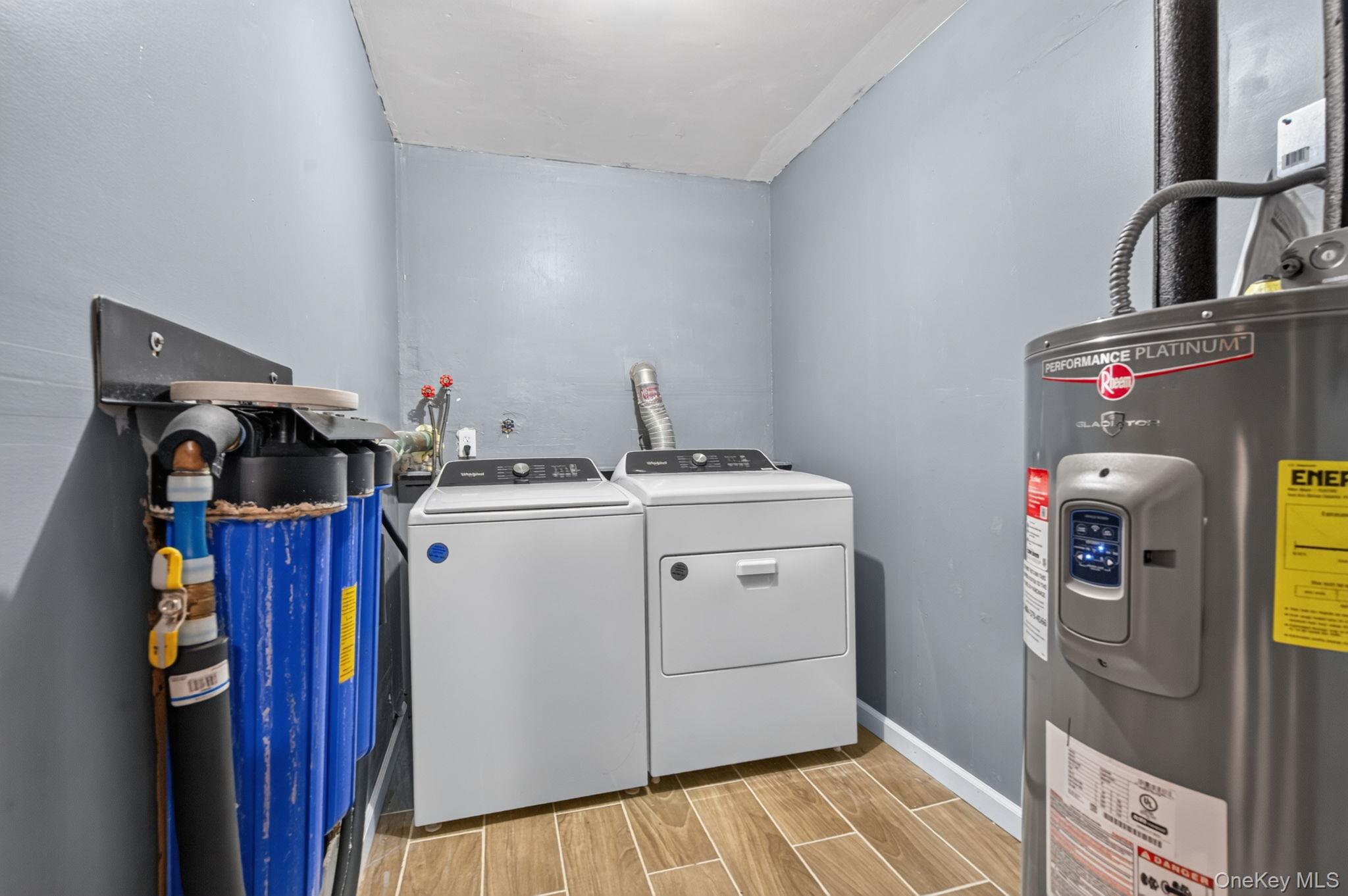 155 Stoneleigh Avenue 1 Property Photo 13