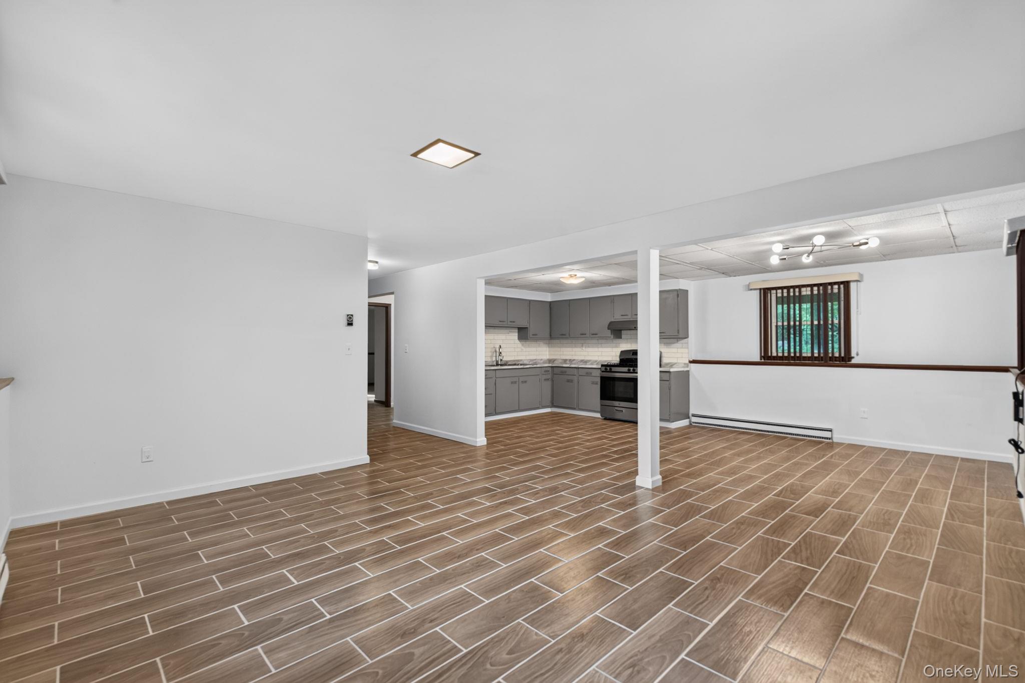 155 Stoneleigh Avenue 1 Property Photo 18