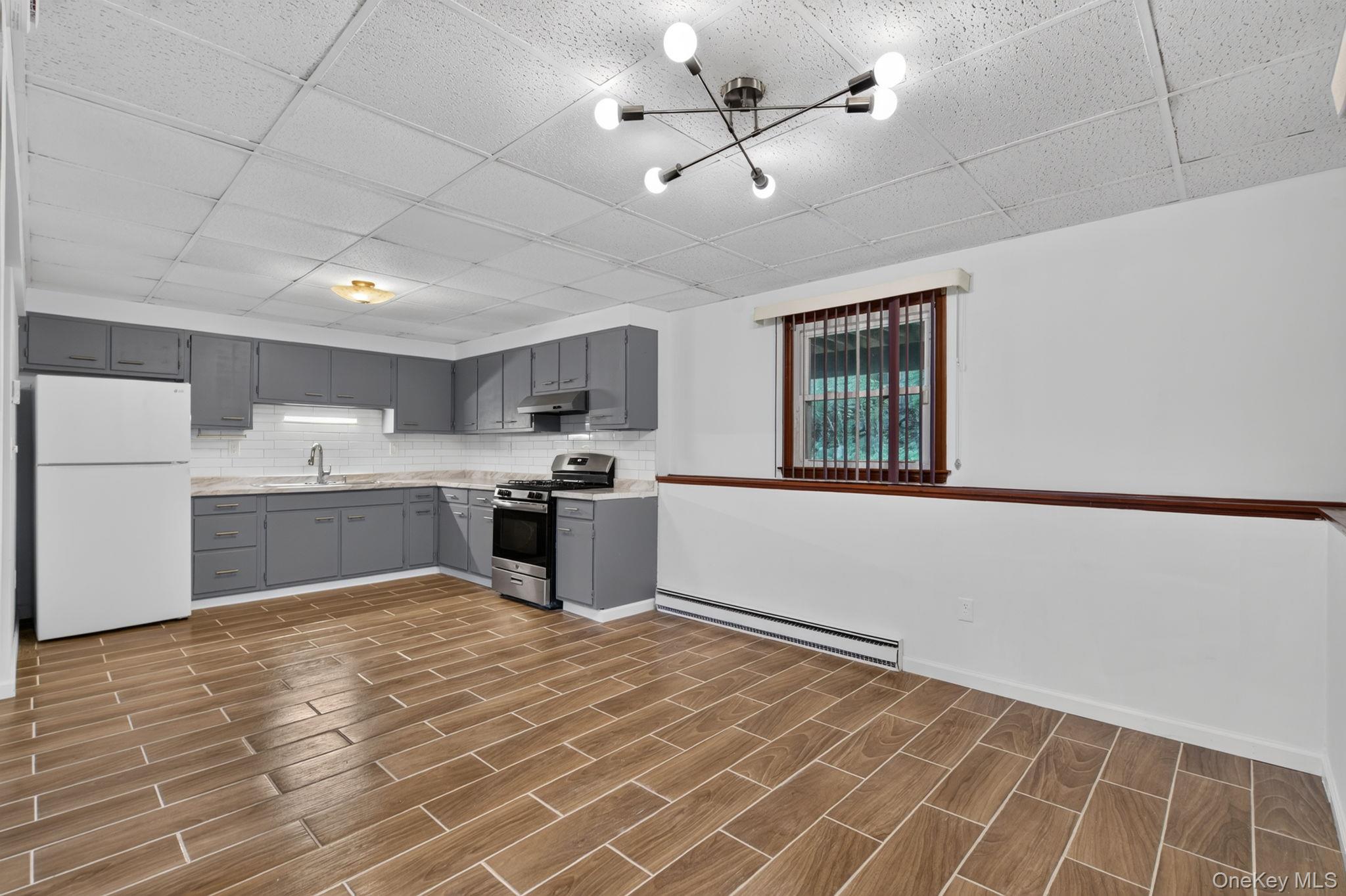 155 Stoneleigh Avenue 1 Property Photo 20