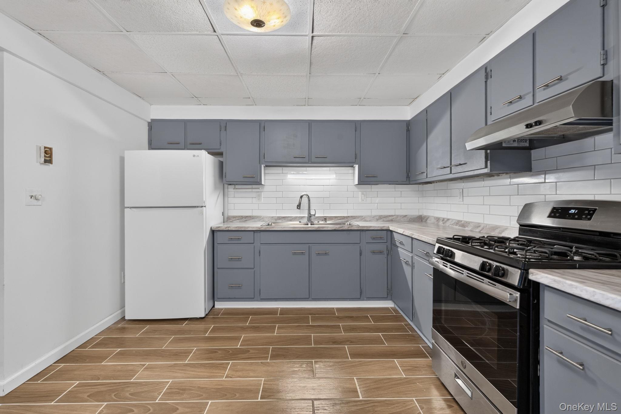 155 Stoneleigh Avenue 1 Property Photo 25
