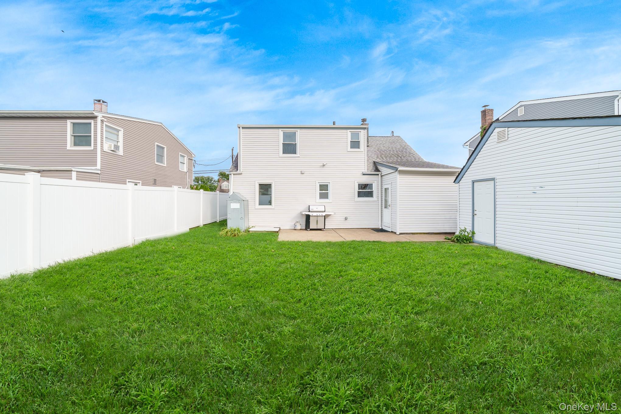 2230 Beech Street Property Photo 5