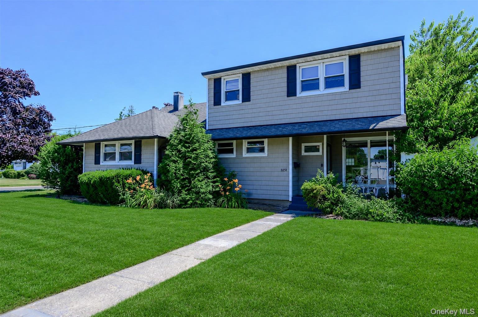 3251 Neptune Avenue Property Photo 1
