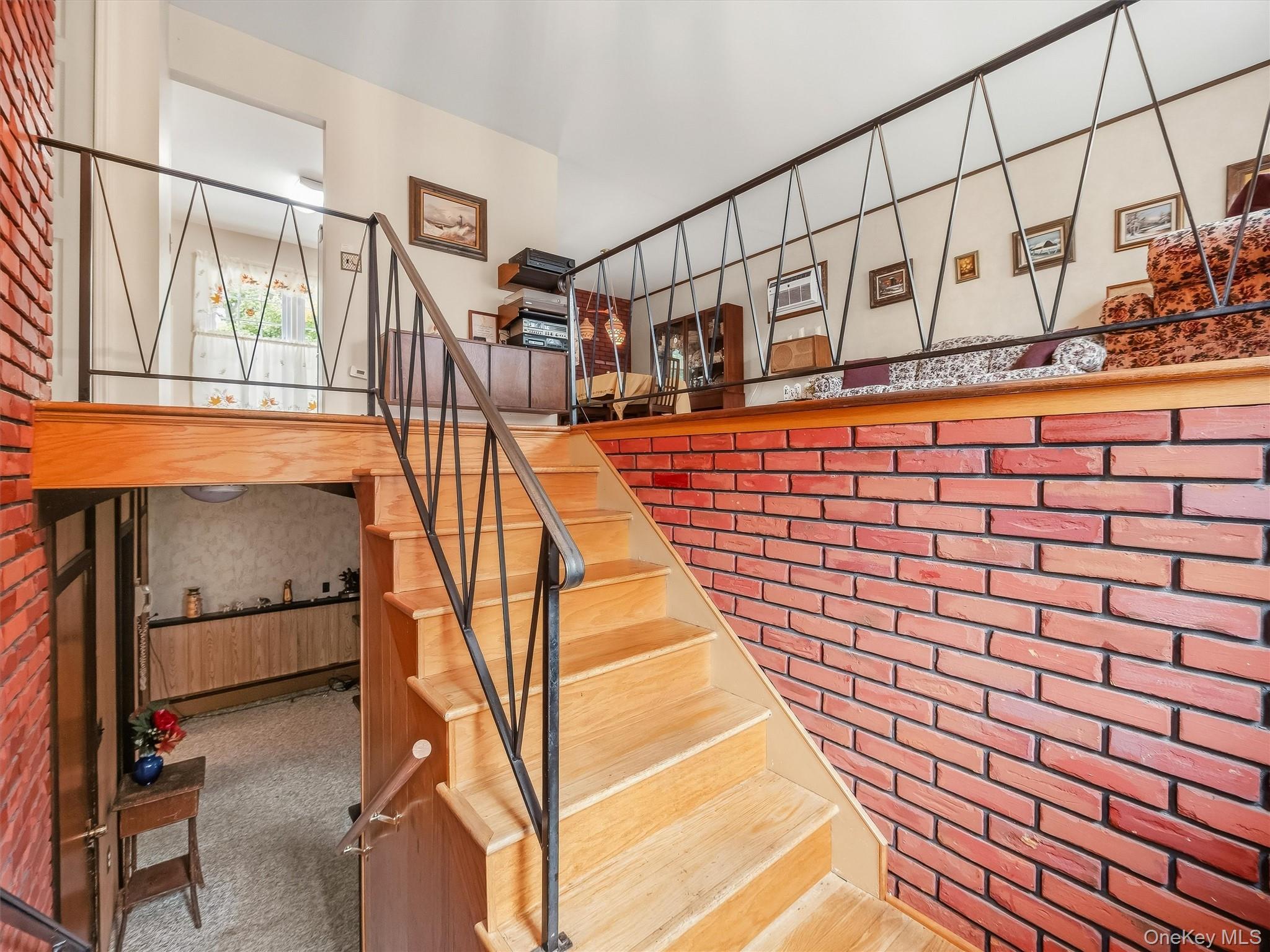 131 Sleepy Hollow Lane Property Photo 4