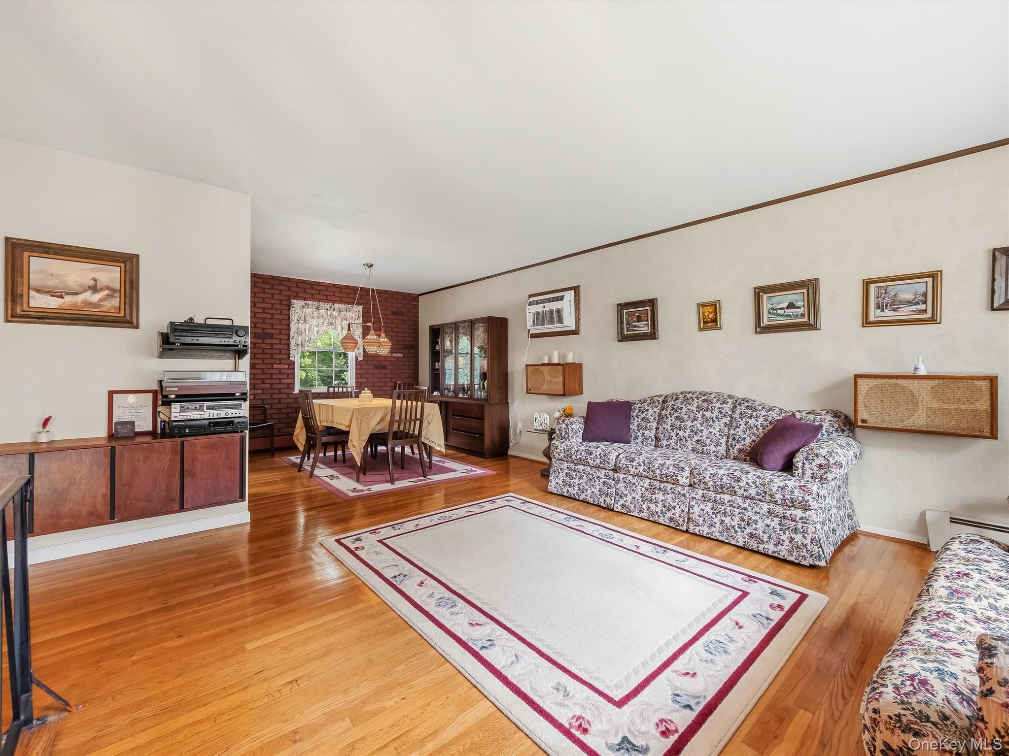 131 Sleepy Hollow Lane Property Photo 7