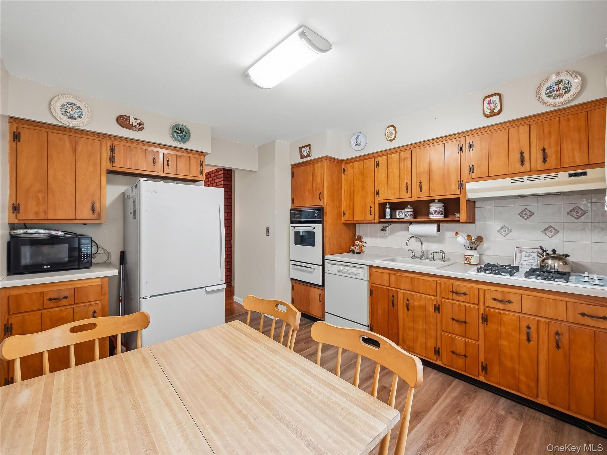 131 Sleepy Hollow Lane Property Photo 15
