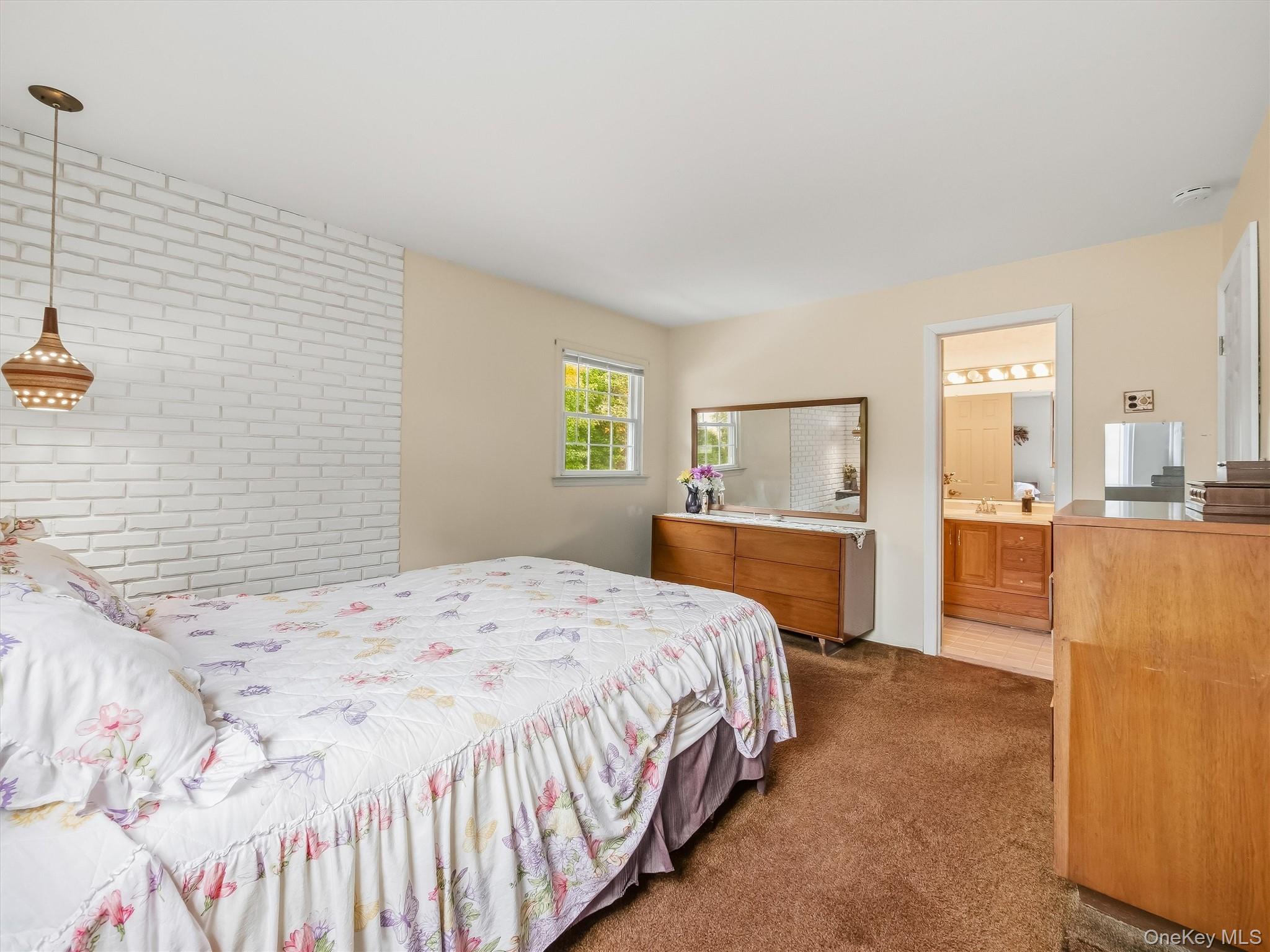 131 Sleepy Hollow Lane Property Photo 18