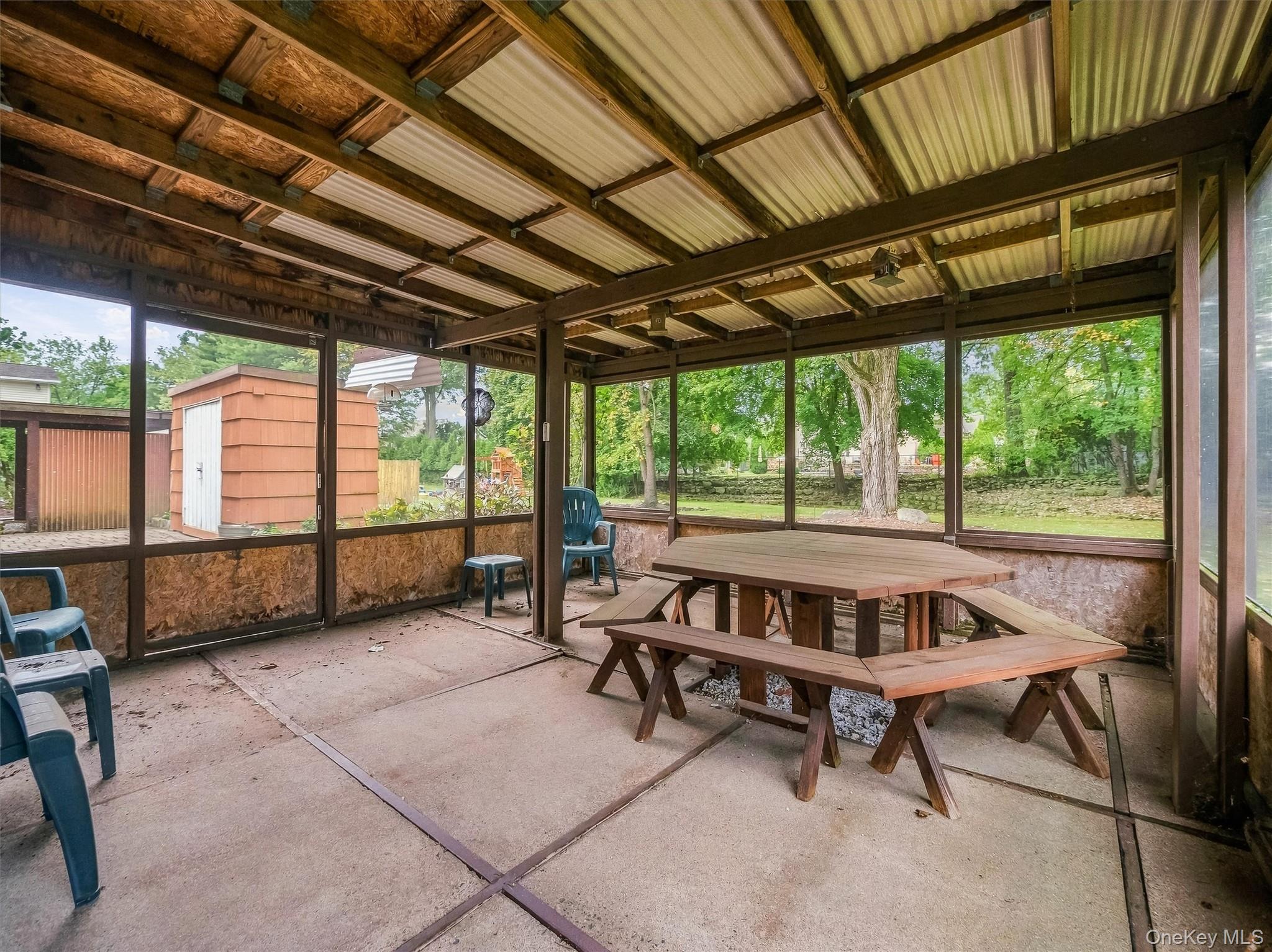 131 Sleepy Hollow Lane Property Photo 35