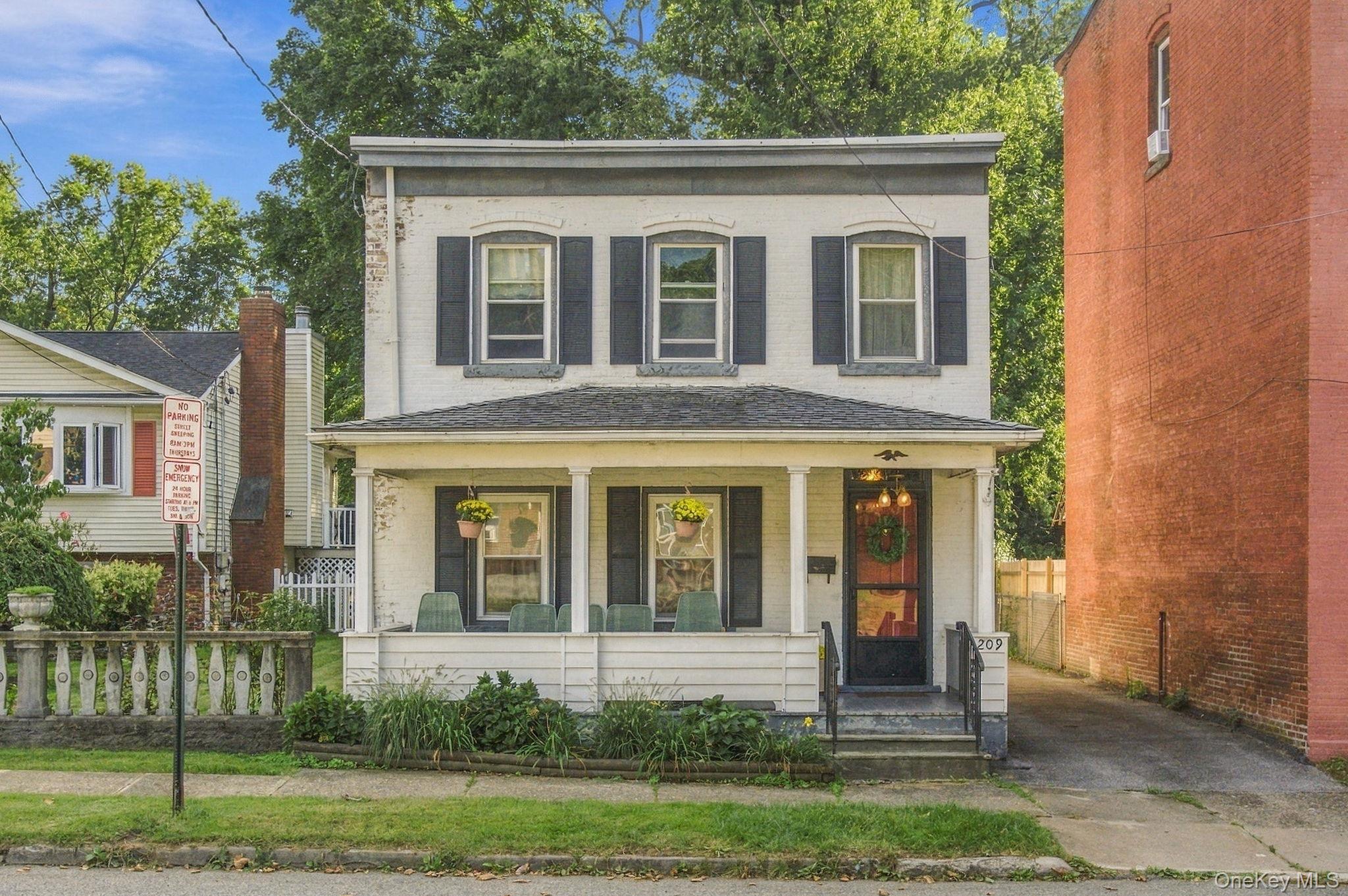 209 Gidney Avenue Property Photo 1