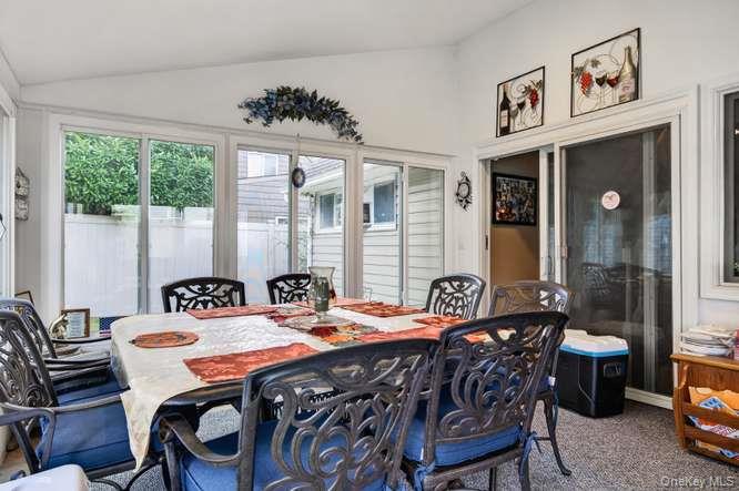35 Hedge Lane Property Photo 13