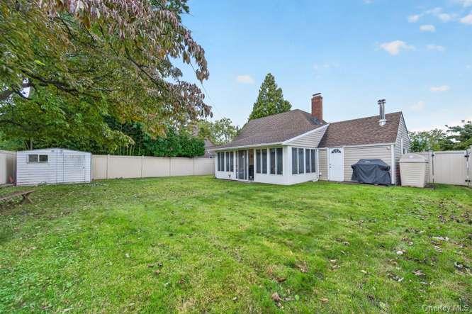 35 Hedge Lane Property Photo 15
