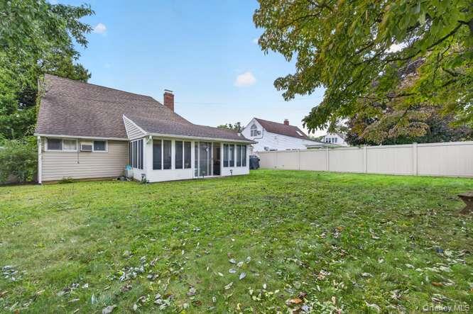 35 Hedge Lane Property Photo 16