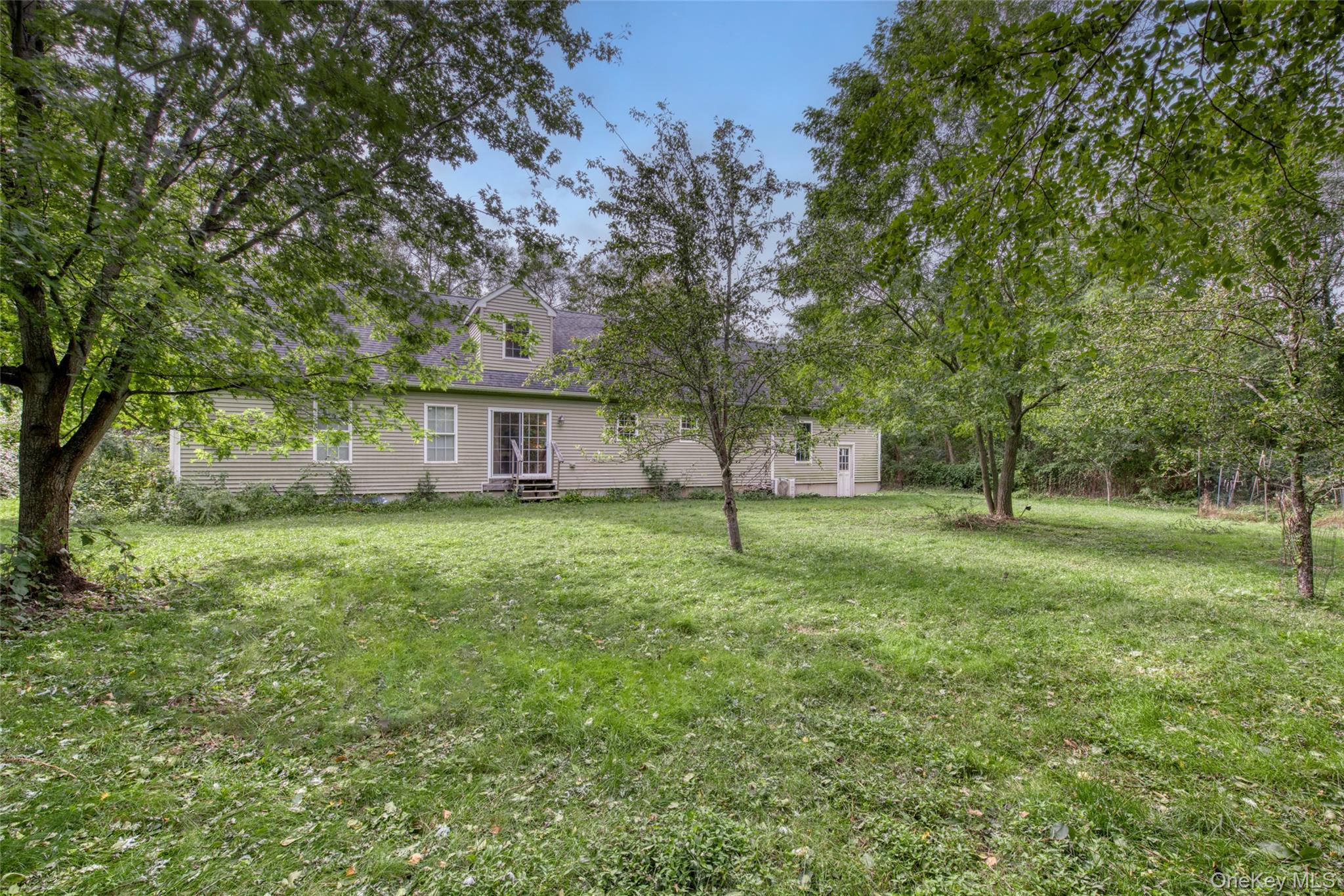 168 Pier Avenue Property Photo 3