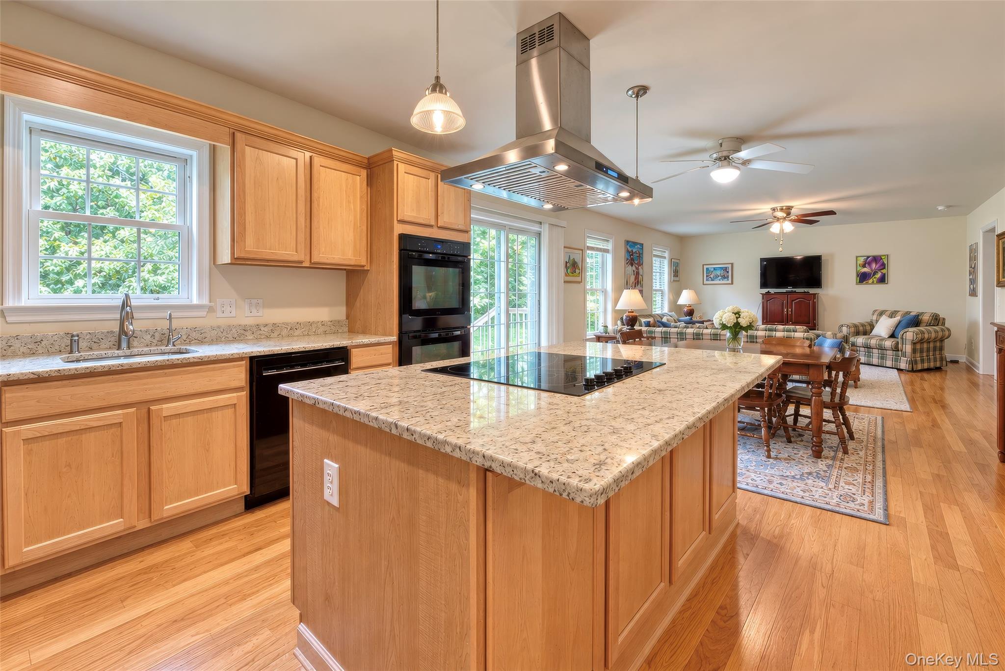 168 Pier Avenue Property Photo 4