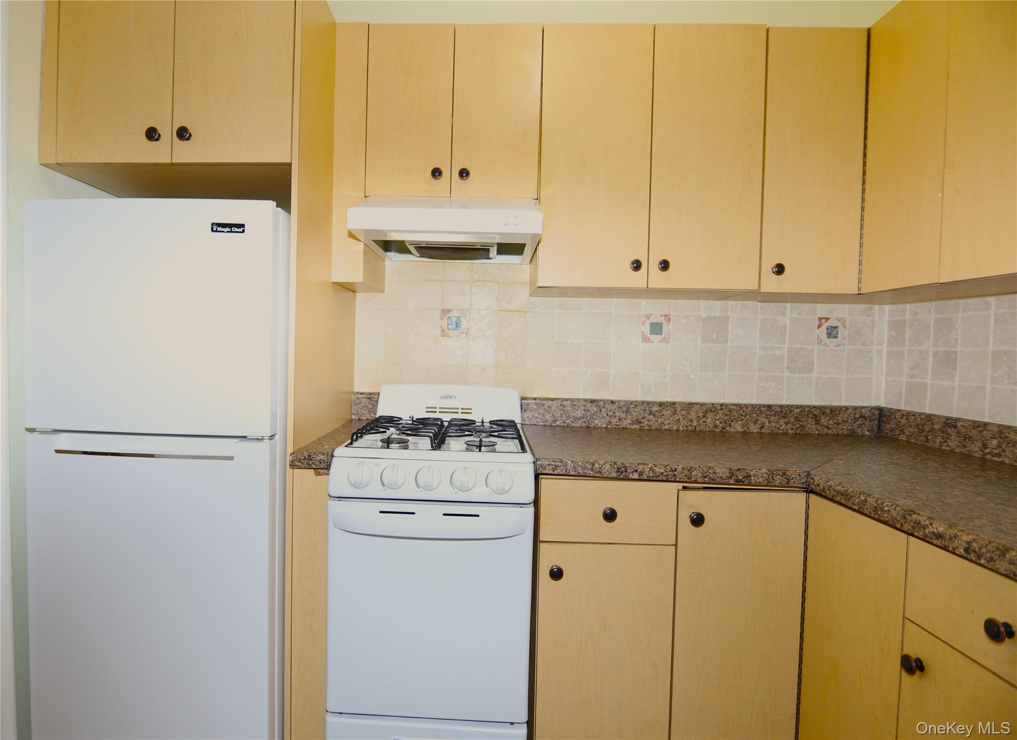 330 S Broadway E1 Property Photo 2