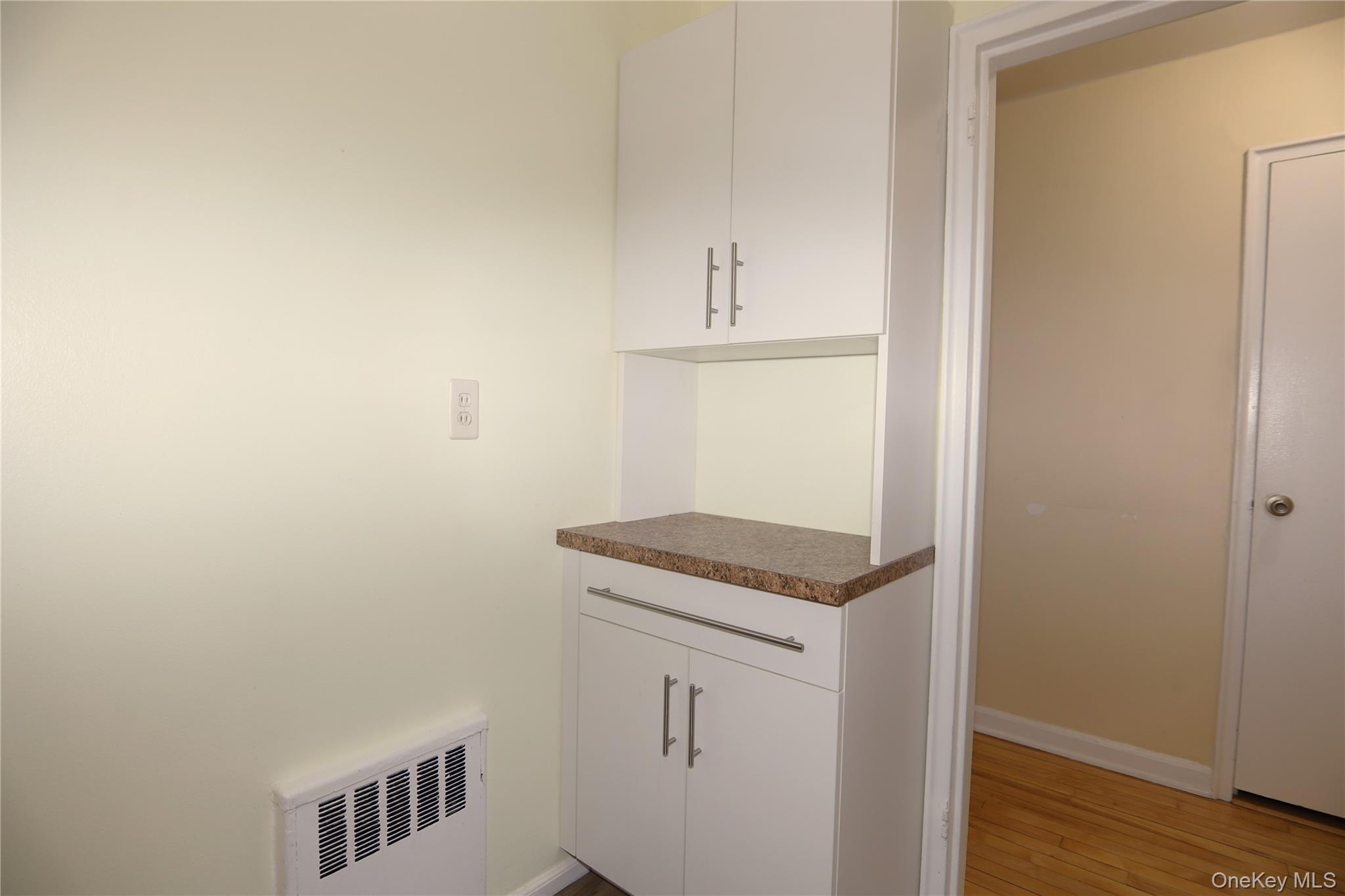 330 S Broadway E1 Property Photo 3