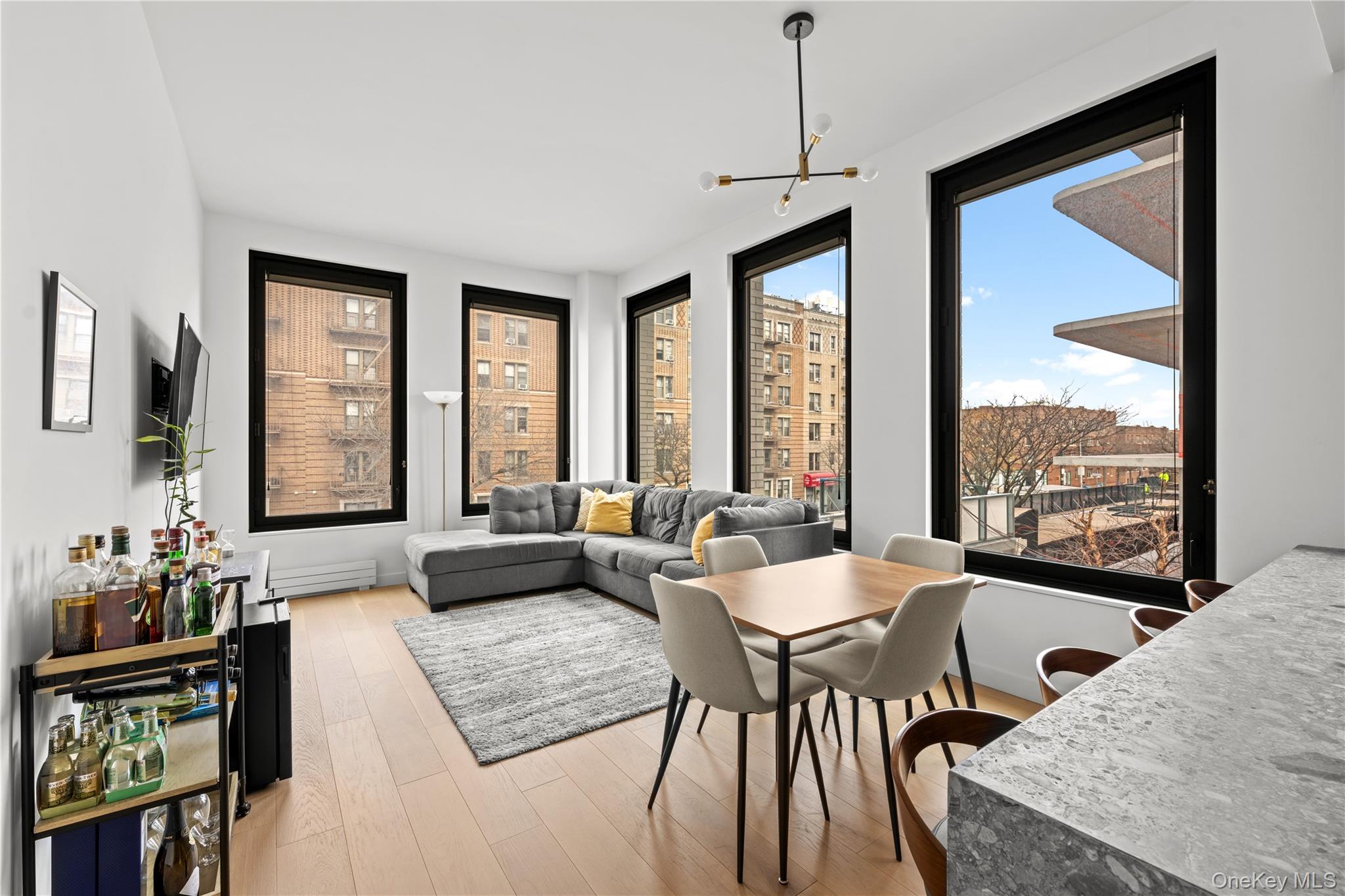 21-21 31st Street 2l Property Photo 2