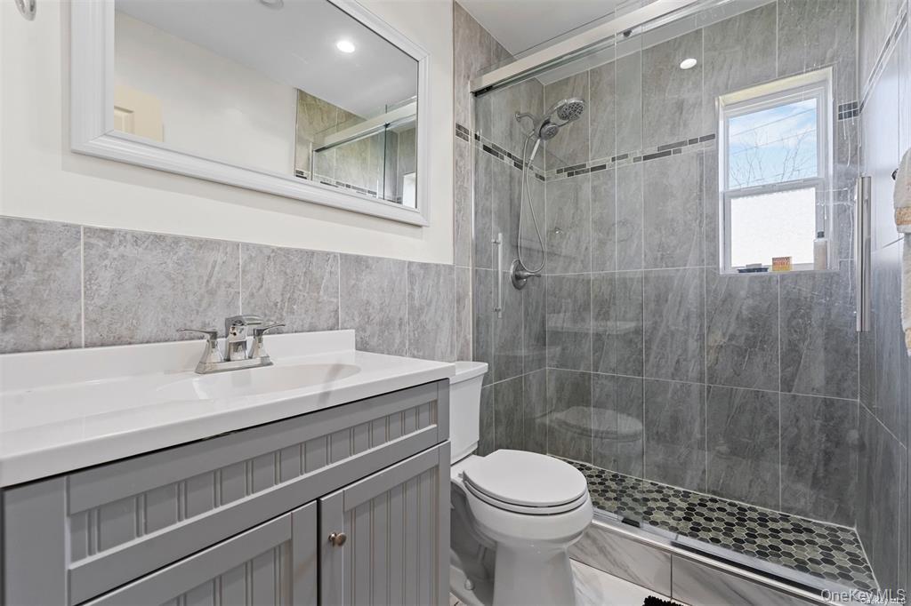 74 Caroline Avenue Property Photo 10