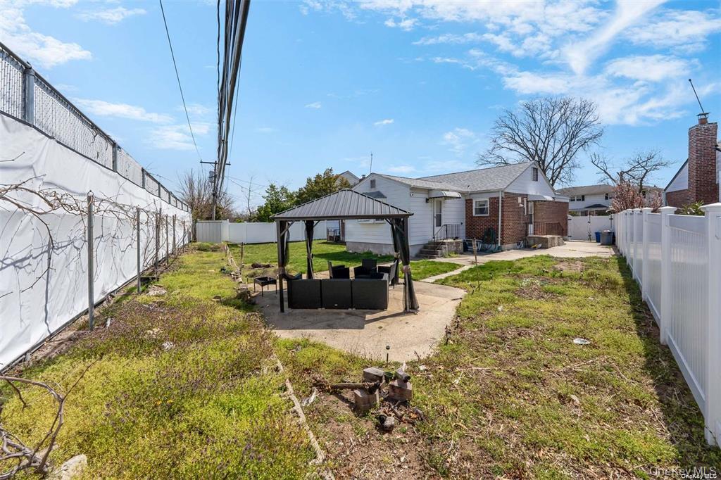74 Caroline Avenue Property Photo 17