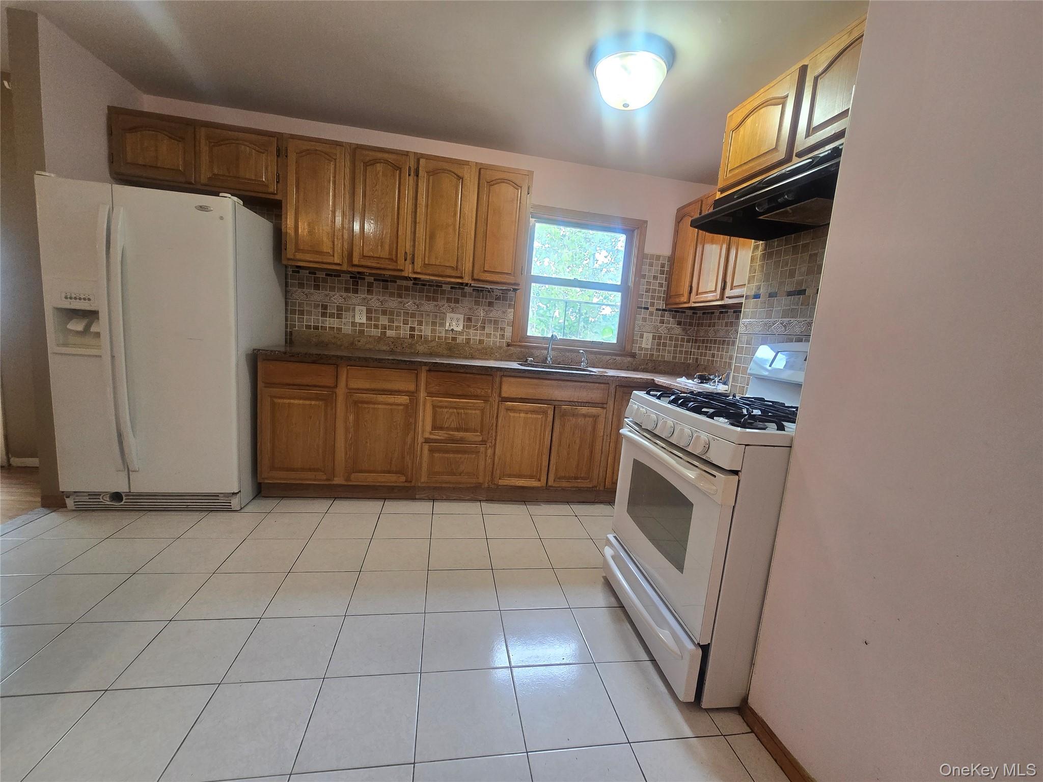 1055342 Property Photo 2